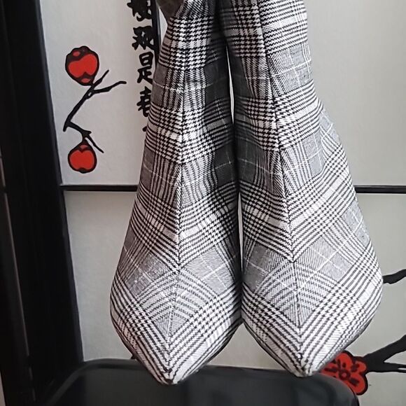 New Jeffrey Campbell Sport Black & White Plaid Pointed Toe Block Heel Boots - Picture 8 of 11